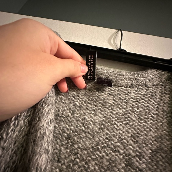 💚H&M💚 grey knit cardigan - Picture 2 of 6